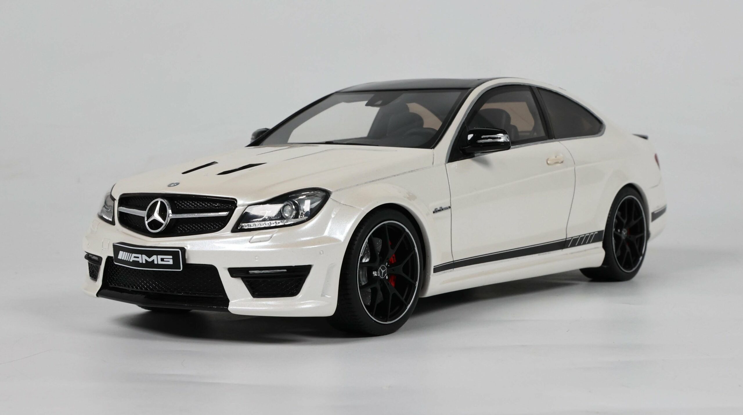 Pré-commande ] Mercëdes-Benz C63 AMG (W204) Edition 507 2014 1/18